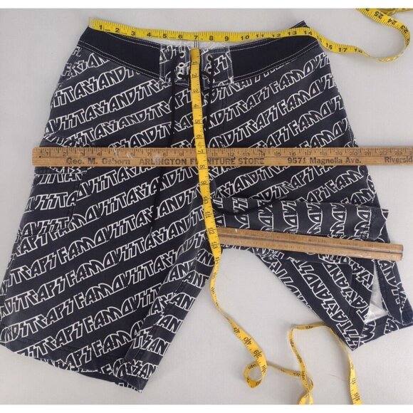 Y2K Famous Stars And Straps All Over Print Black White Board Shorts Mens 30 - Picture 6 of 6